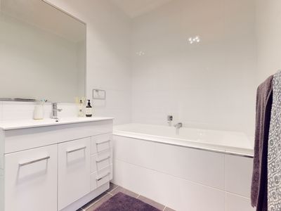 2 Apsley Crescent, Dubbo