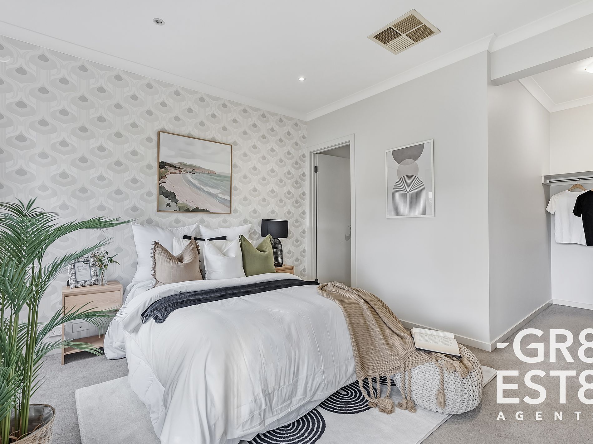 8 John Russell road, Cranbourne West