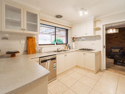 6 ALLARD COURT, Keilor Downs