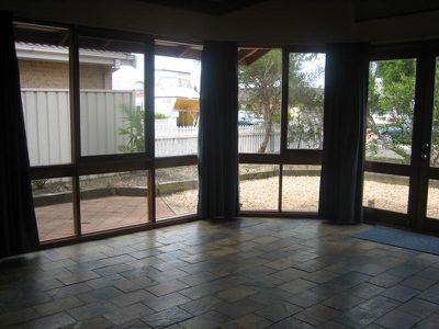 27 Kruger Ave, Windang