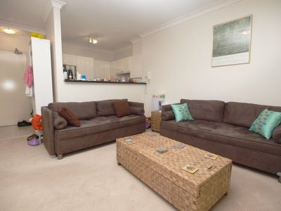 18 / 3 Blackwall Point Road, Abbotsford