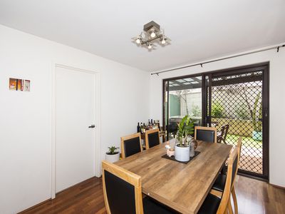 2 / 370 Canning Highway, Bicton