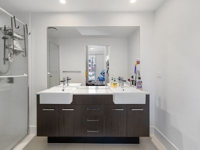 1410 / 25 East Quay Drive, Biggera Waters
