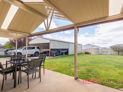 5 Piggott Place, Blayney