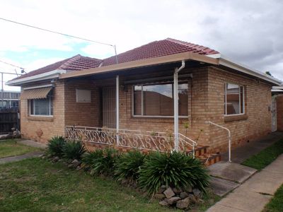 16 Lester Ave, St Albans