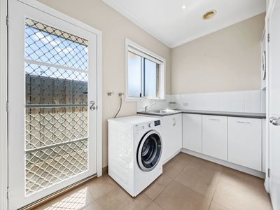 2 Brolga Place, Sale