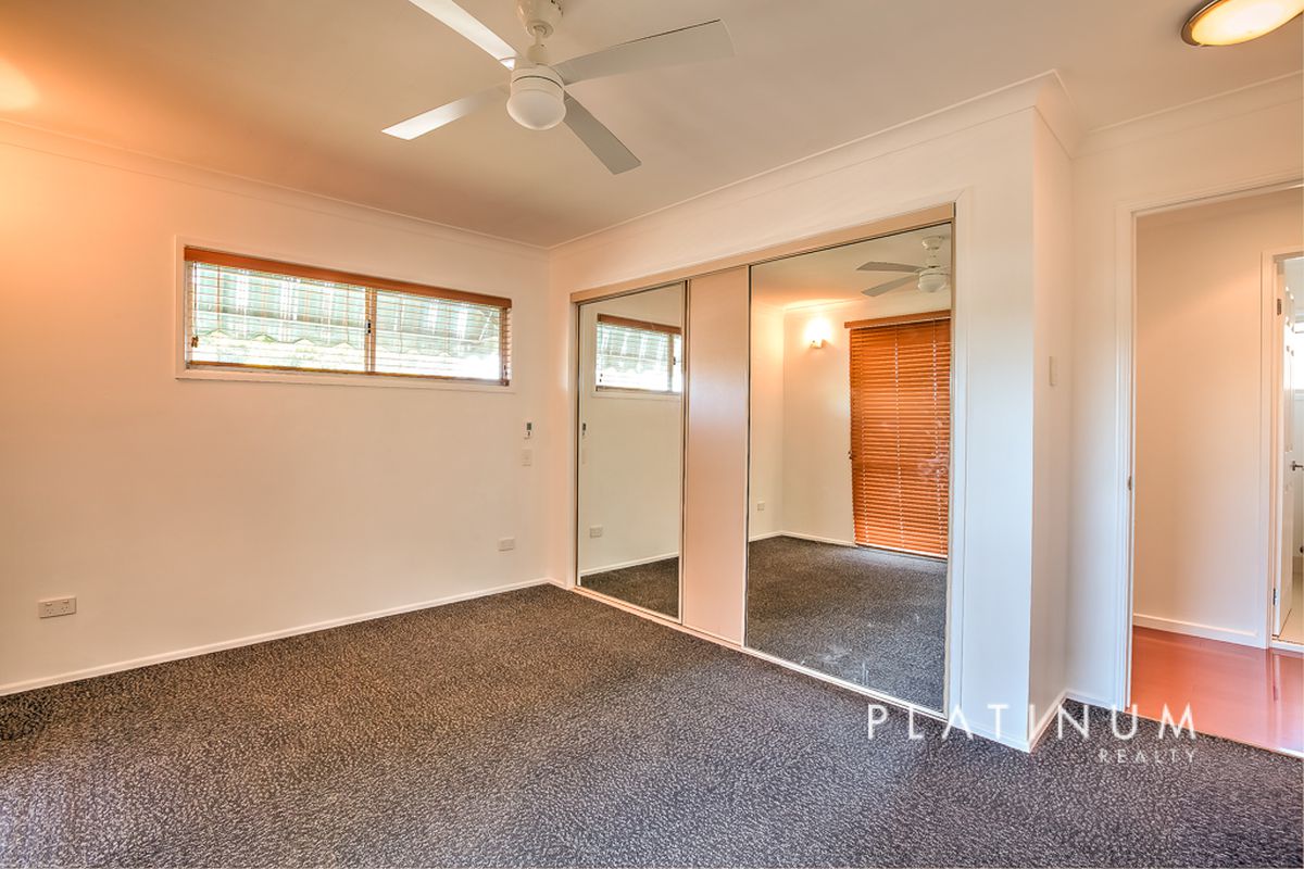 2 Dunbarton Avenue, Bundall