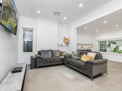 44 Woodstock Street, Guildford