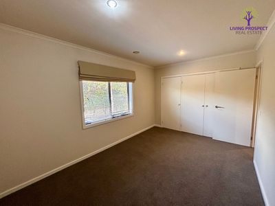 8 McCauley Street, Point Cook