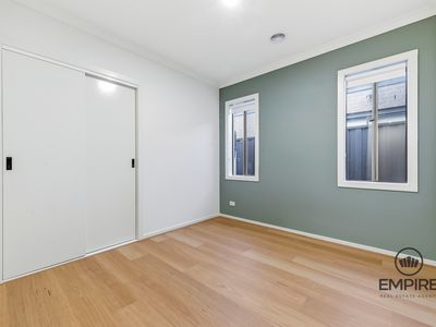 6 Heart Loop, Clyde North