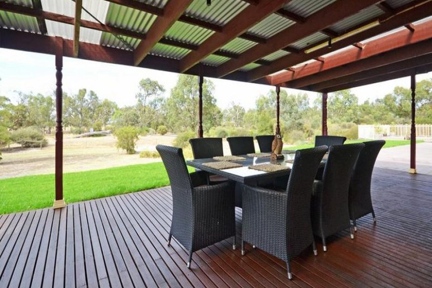135 Barnes Boulevard, Horsham