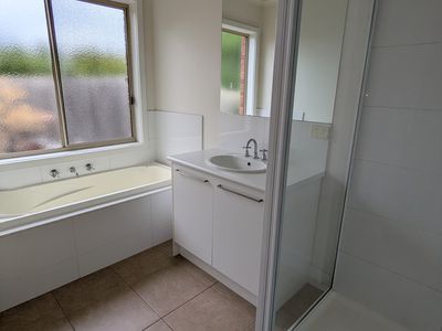 7 Fife Court, Belmont