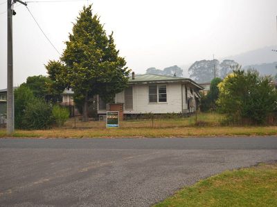 60 Lakeside Avenue , Mount Beauty