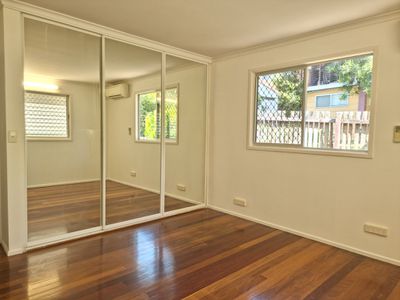 6 Barkala Close, West Gladstone