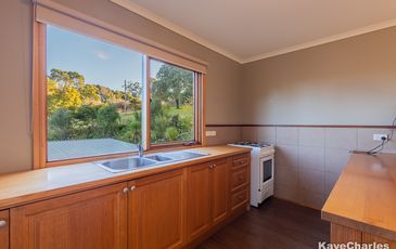 26 Bourkes Creek Road, Pakenham Upper