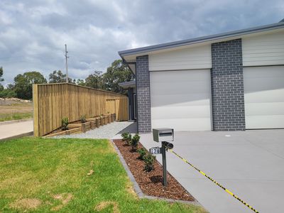 2/26  Crossing Street , Bellbird