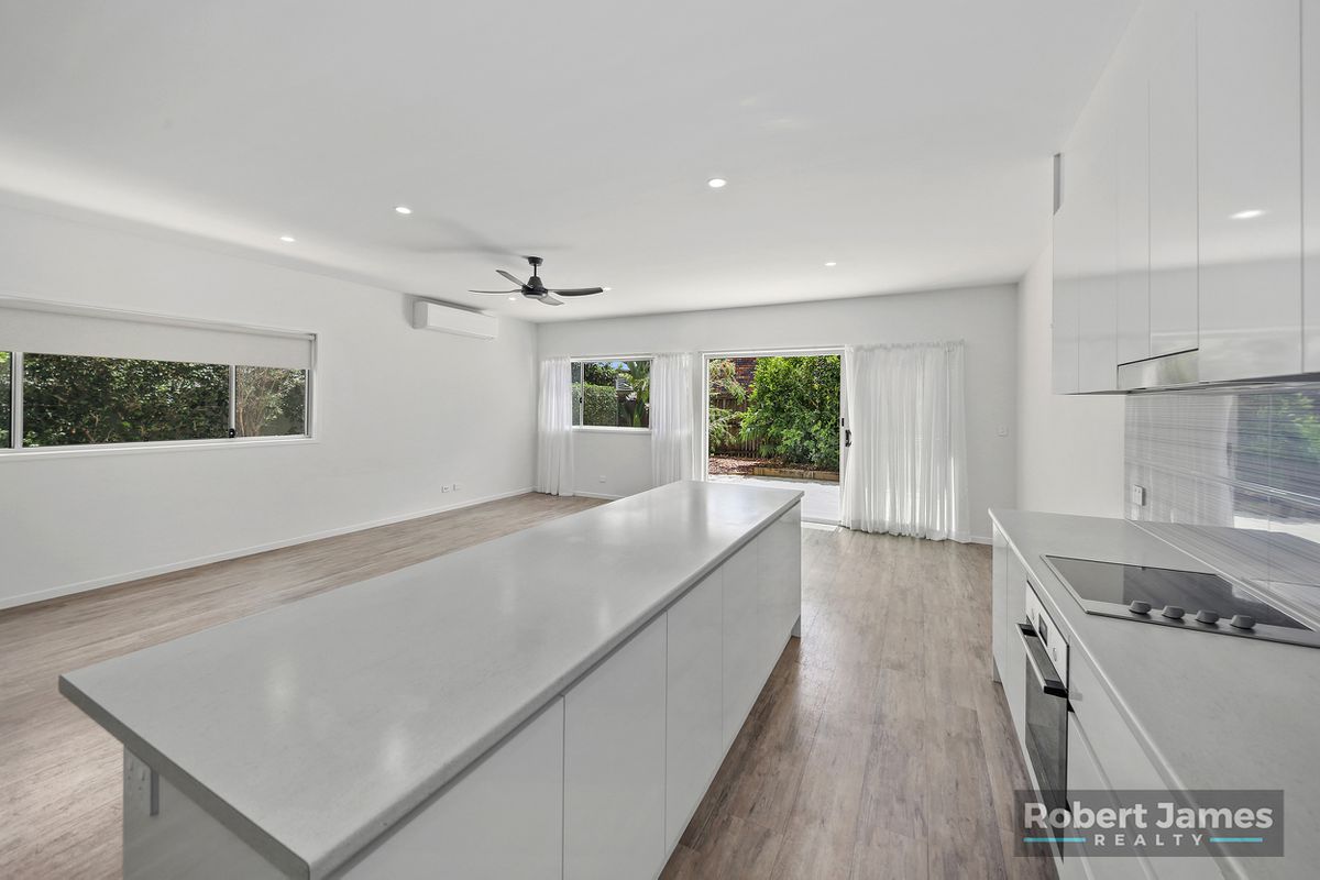 2 / 8 Doonella Street, Tewantin