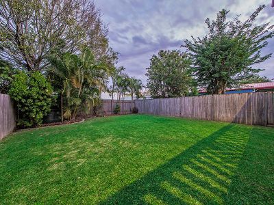 52 Moreton Av, Wynnum