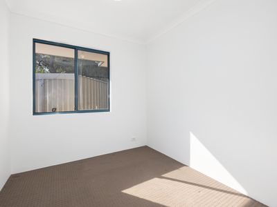 2 / 30 Winchester Place, Ballajura