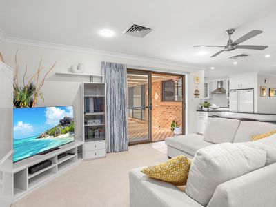 7 King George Parade, Forster