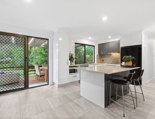 Renovated Old Tewantin home (unfurnished) image 3