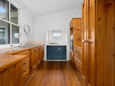 111 Waverley Road, Taringa