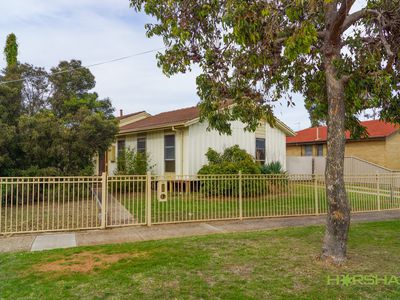 8 Shirley Street, Horsham