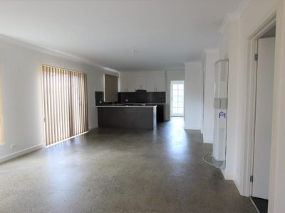 2 / 3 Enfield Close, Corio