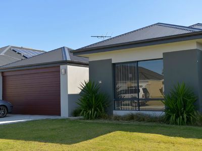 14 Liriope Parkway, Sinagra