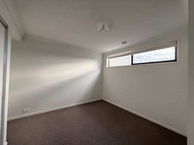 33 Brentham Crescent, Werribee