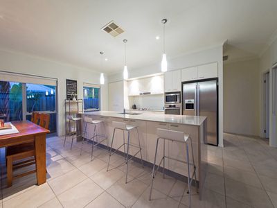 8 Watervale Pde, Wakerley