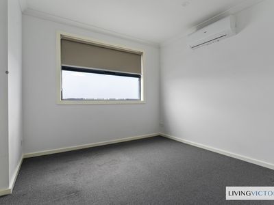 11 Crosby Walk, Werribee