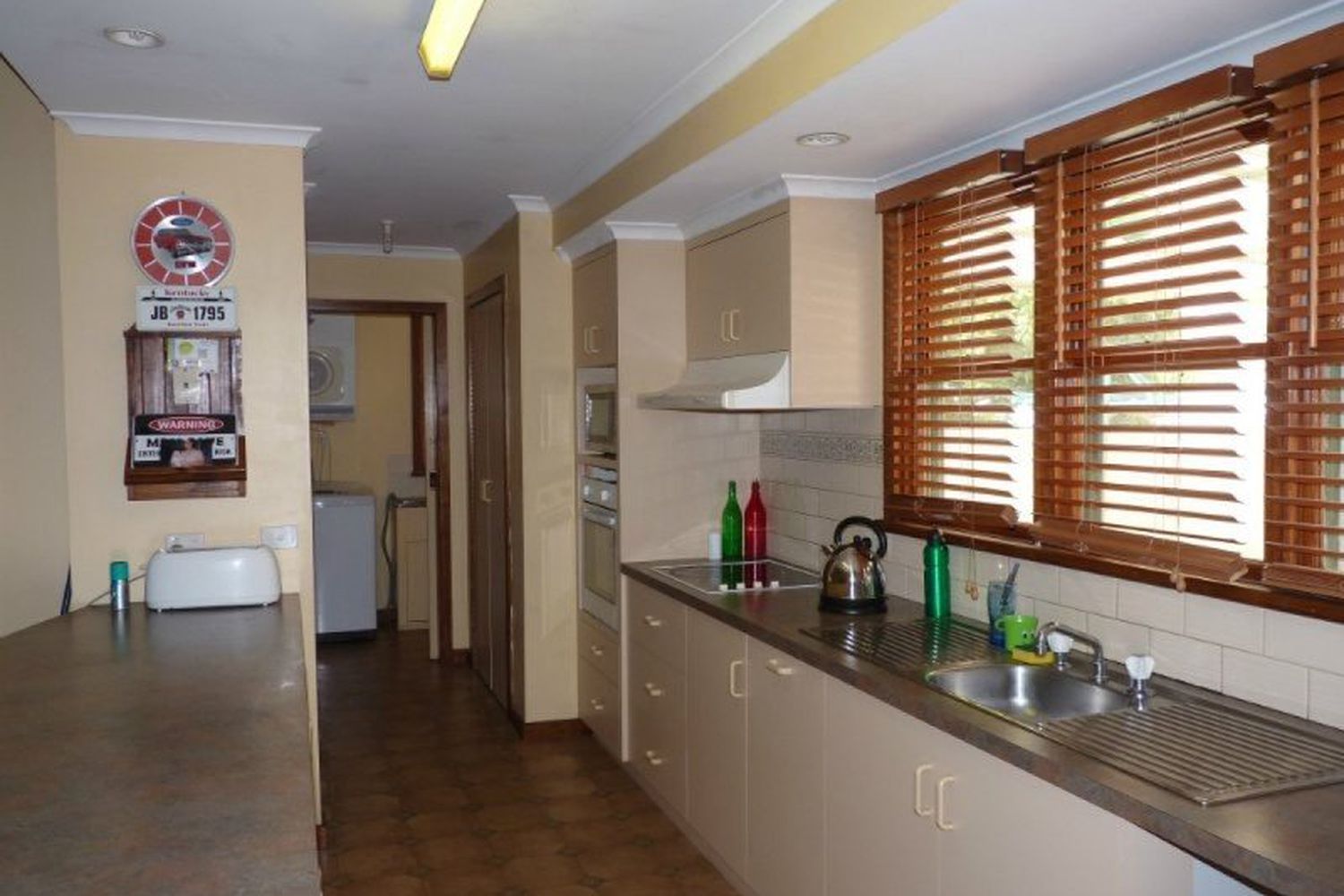 14 Robinson Street, Horsham