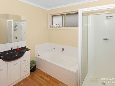 3 / 4 Remlaw Road, Horsham