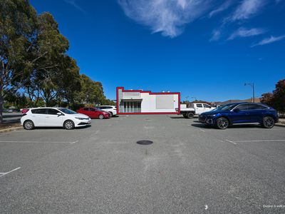 8 / 2 Brushfoot Boulevard, Success