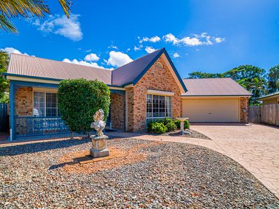 6 Daphne Court, Torquay