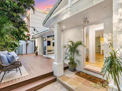 16B Oak Avenue , Surfers Paradise