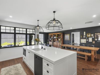 12 Hallstatt Avenue, Jimboomba