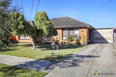 10 Olive Grove, Airport West