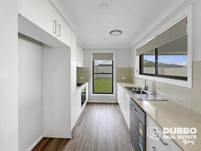 13B Turon Crescent, Dubbo