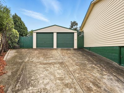 2 Teering Road, Berriedale