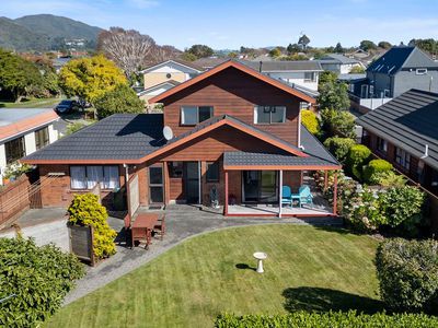 28 De Menech Grove, Avalon