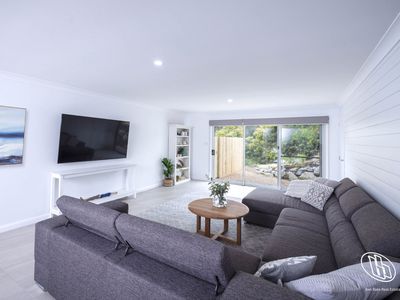 4 Yabbarra Drive, Dalmeny
