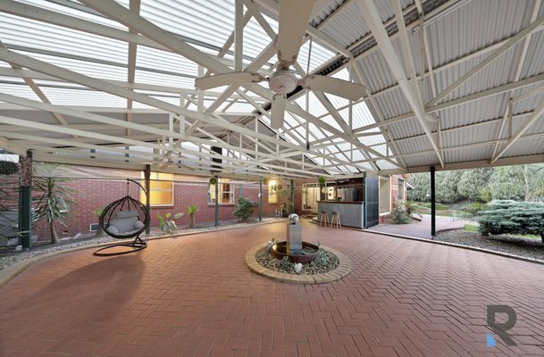 33 King William Court, Wallan