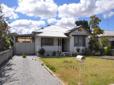 37 Lyall Ave, Kerang