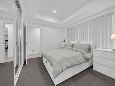 33A Stroughton Road, Westminster