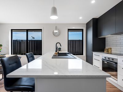 2 / 16 Connemara Close, Legana