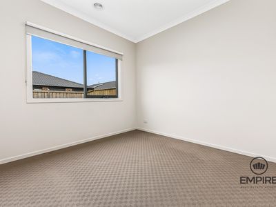 17 Orleana Way, Clyde North