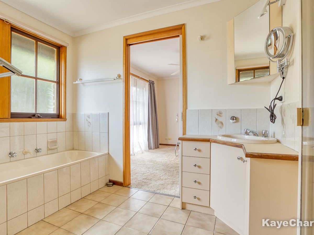 9 Kathleen Court, Beaconsfield