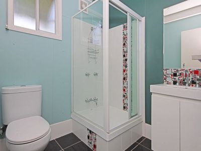 18 Manning Avenue, Narrawallee